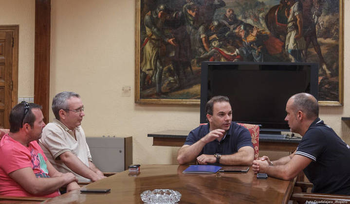 Reunión entre la Asociación Provincial de Auto-Taxis y el Ayuntamiento de Guadalajara