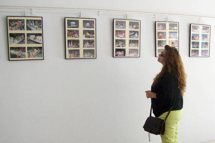 Una exposición fotográfica rinde homenaje a las 40 ediciones del Desfile de Carrozas