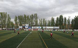 El Azuqueca se lleva el derbi ante el Marchamalo y sigue líder en Tercera División