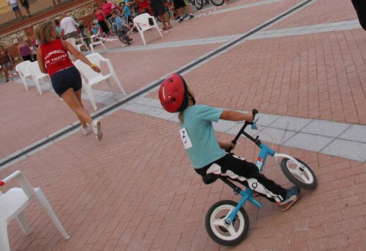 La prueba de habilidad en bicicleta da comienzo a la semana del Cristo de Quer