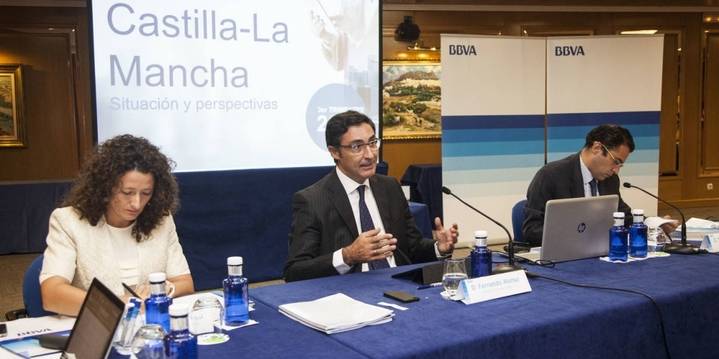 La economía de Castilla-La Mancha acelera su crecimiento hasta el 3,3% en 2015