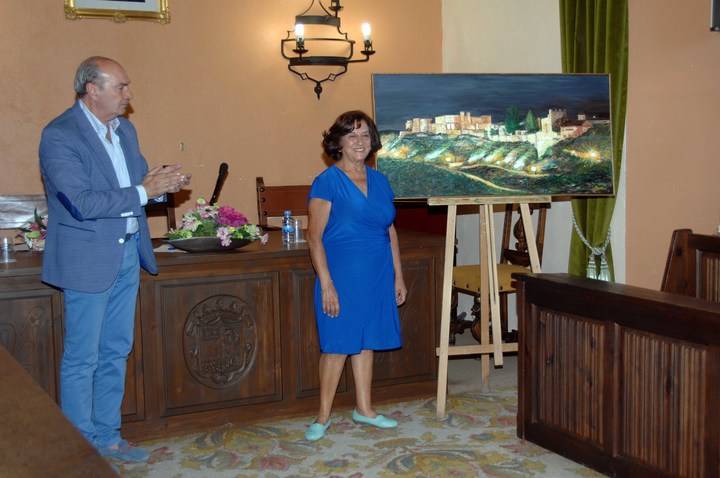 El Ayuntamiento de Sigüenza recibe como regalo un cuadro de La Ronda pintado por Goyi Alguacil