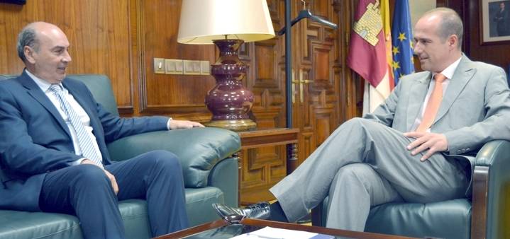 Primera toma de contacto entre Diputación y Delegación de la Junta