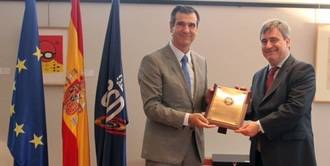 El Ayuntamiento de Guadalajara recibe la Placa de Bronce de la Real Orden al Mérito Deportivo