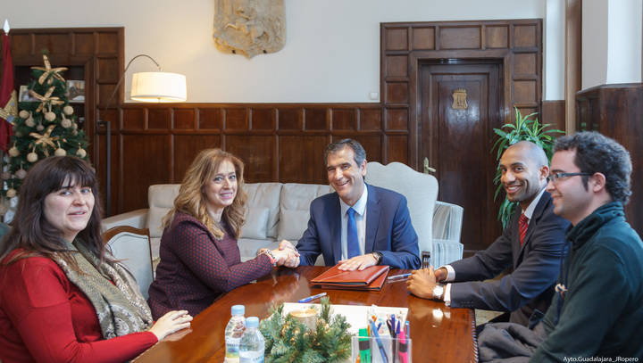 El Ayuntamiento de Guadalajara colabora con 10.000 euros en las actividades de la Asociación de la Prensa de Guadalajara