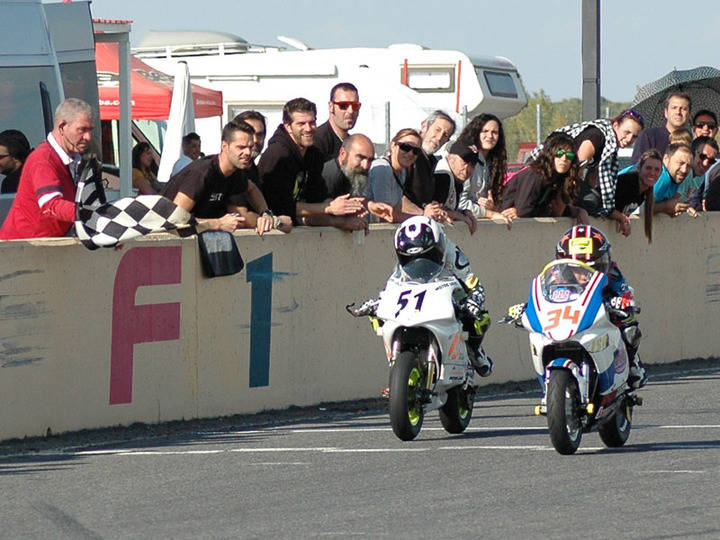 Un aloverano de 9 años se convierte en el motorista más rápido de Castilla y León