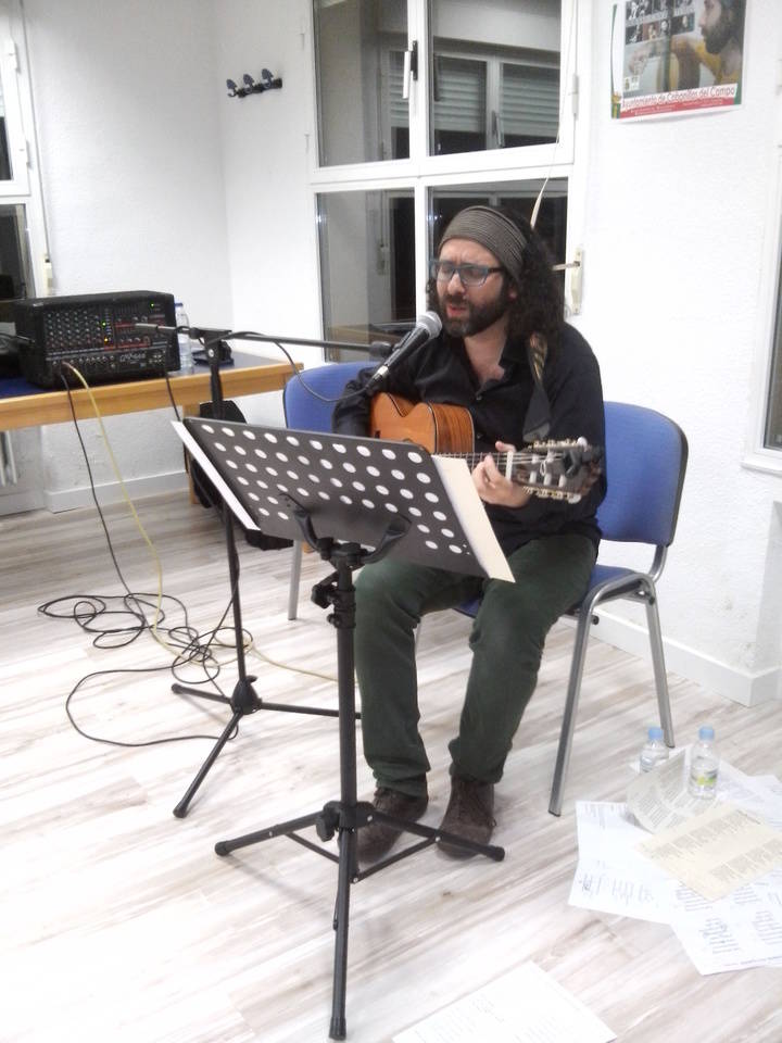 Javier Maroto y 'Dr. Sapo' cautivan con sus actuaciones de la Semana de la Música cabanillera