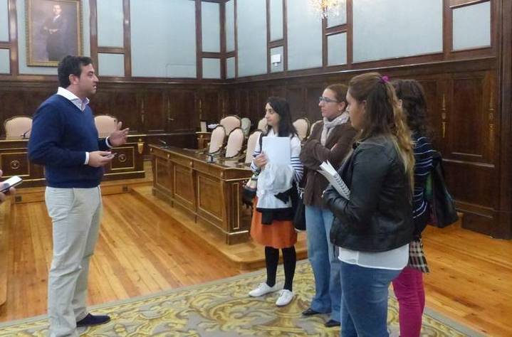 Alumnas de la Escuela Familiar Agraria (EFA) de Humanes visitan el Palacio Provincial