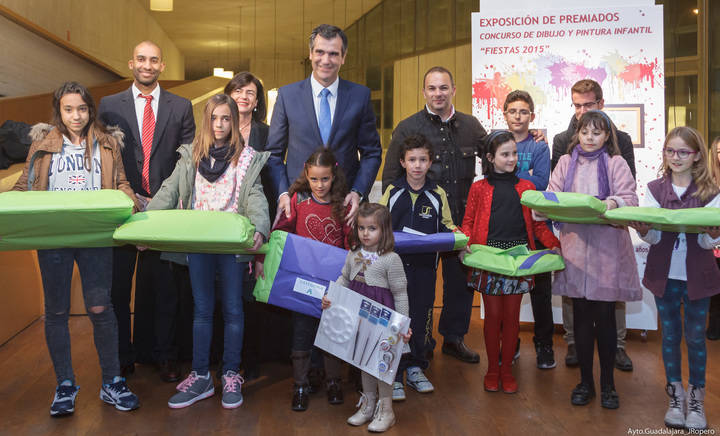 Entregados los premios de los concursos de pintura infantil y fotografía de las Ferias y Fiestas 2015