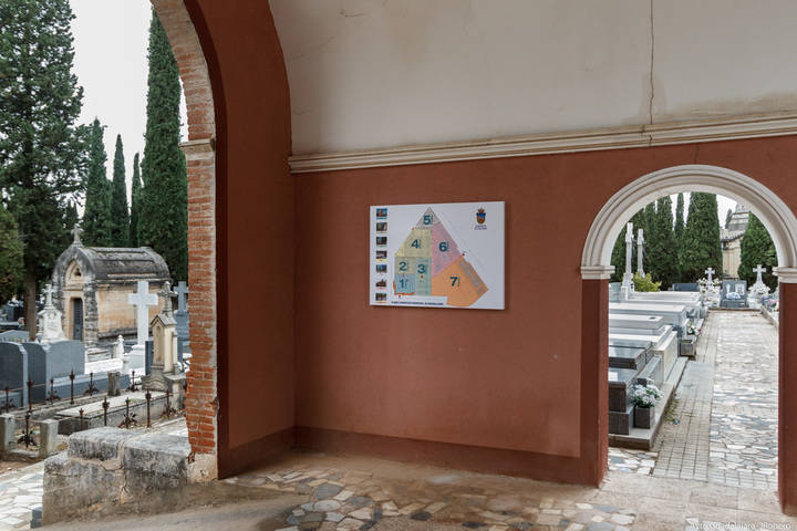 El cementerio de la capital cuenta con una nueva cartografía que facilita la localización de los patios del recinto