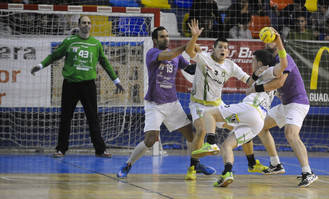 El BM Guadalajara refrenda su línea ascendente con un 26-23 contra Anaitasuna