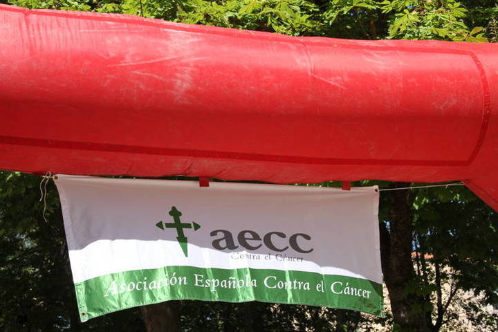 El CIJ La Salamandra organiza un Mercadillo solidario a favor de la AECC – Junta local de Sigüenza