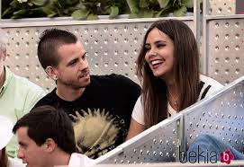 HOLA Cristina Pedroche anuncia su boda y enseña su anillo