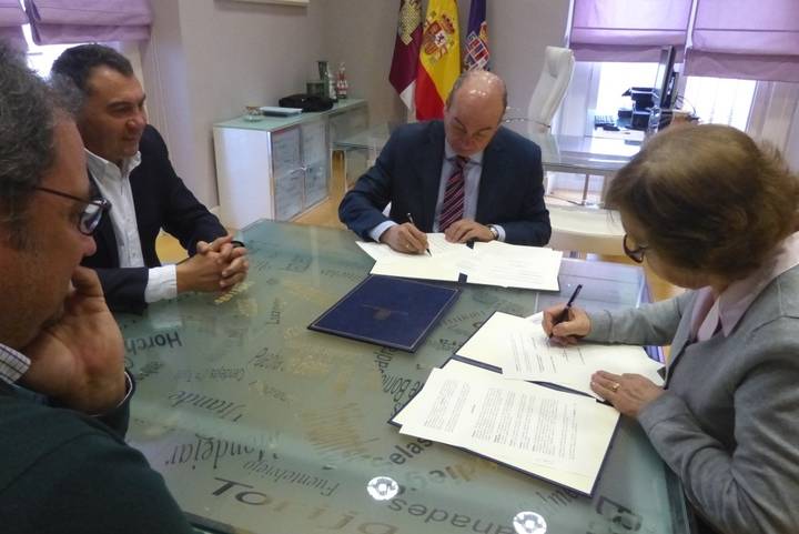 La Diputación firma un convenio con AFAUS para colaborar con su Centro Especial de Empleo