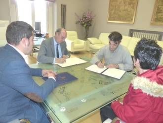 La Diputación reafirma su compromiso de colaboración con los artesanos de la provincia 