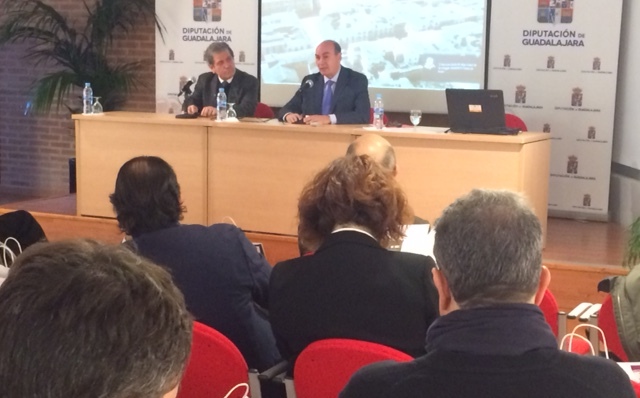 El presidente de Diputación inaugura la conferencia Universidad en época contemporánea del I Seminario Internacional de Historia