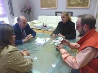 La Diputación dona dos lectores de microchips a la Asociación para la Defensa Animal