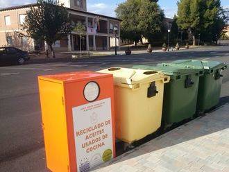 Villanueva de la Torre instala nuevos contenedores para recoger y reciclar el aceite doméstico