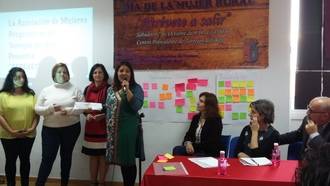 La directora del Instituto de la Mujer destaca en Guadalajara la importancia de fortalecer las redes de mujeres entre las asociaciones de los municipios 