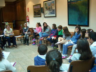 El salón de plenos de Alovera acogió la reunión del Consejo de la Infancia