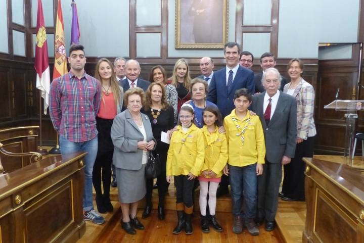 Latre: “Tenemos que intentar trasladar a la actualidad el espíritu de consenso y unidad que ampara nuestra Constitución”