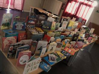 Las estanterías de las bibliotecas de Yebes y Valdeluz se animan con los lotes del premio María Moliner