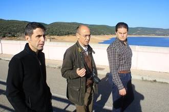 El presidente de la MAS visita con el equipo técnico las presas de Beleña y de El Pozo de los Ramos