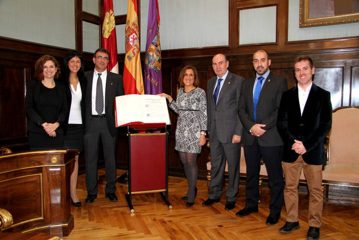 La candidata de Ciudadanos, Orlena de Miguel, pide diálogo y consenso para esta nueva etapa de nuestra democracia