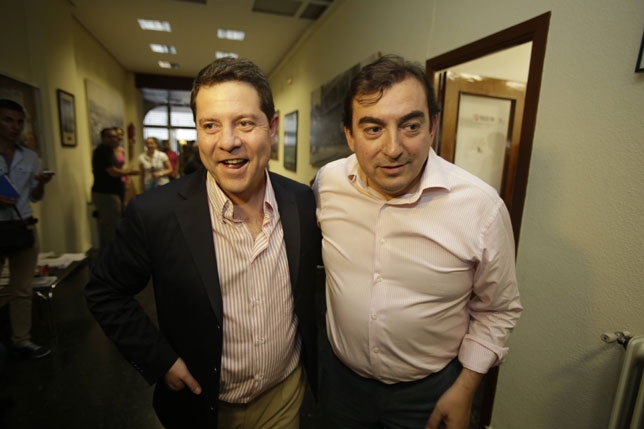 El juez sienta en el banquillo al exalcalde socialista de Puertollano, al secretario y aparejador municipal por presunta prevaricación