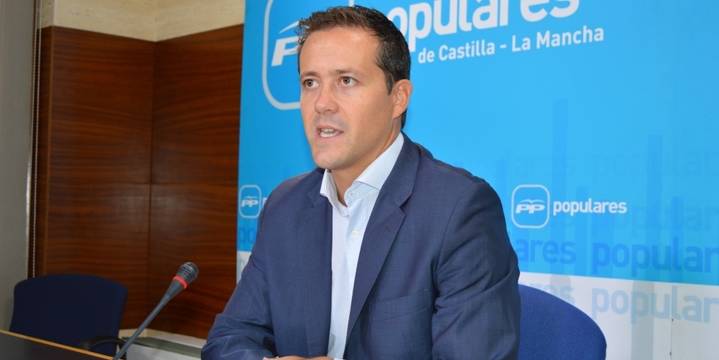 Velázquez denuncia el “caos sanitario que ha generado Page en Castilla-La Mancha”
