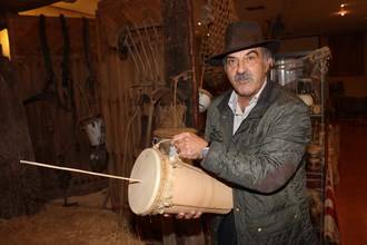 180 zambombas recuerdan el espíritu de las Navidades pasadas en Almonacid de Zorita