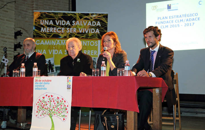 La consejera de Bienestar Social ratifica el apoyo del Gobierno regional al movimiento asociativo de personas con Daño Cerebral Adquirido