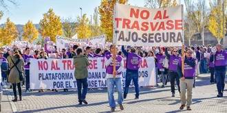 Cerca de mil personas se manifiestan en Guadalajara en contra del Trasvase Tajo-Segura