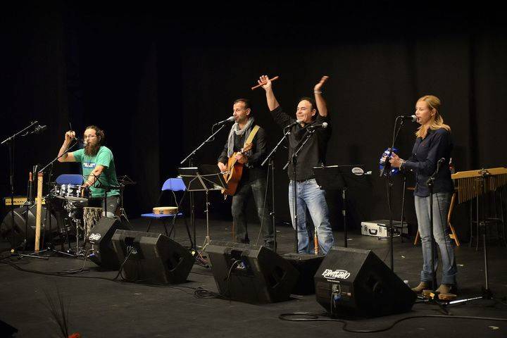 Teatro y música tradicional en el Teatro Moderno