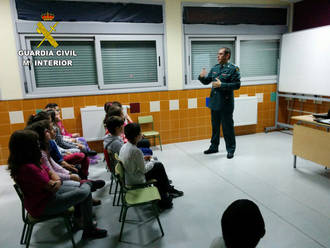 La Guardia Civil ha impartido 50 conferencias en centros de enseñanza de Guadalajara durante el pasado trimestre