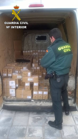 La Guardia Civil detiene en Guadalajara a una persona por robar 1.130 móviles