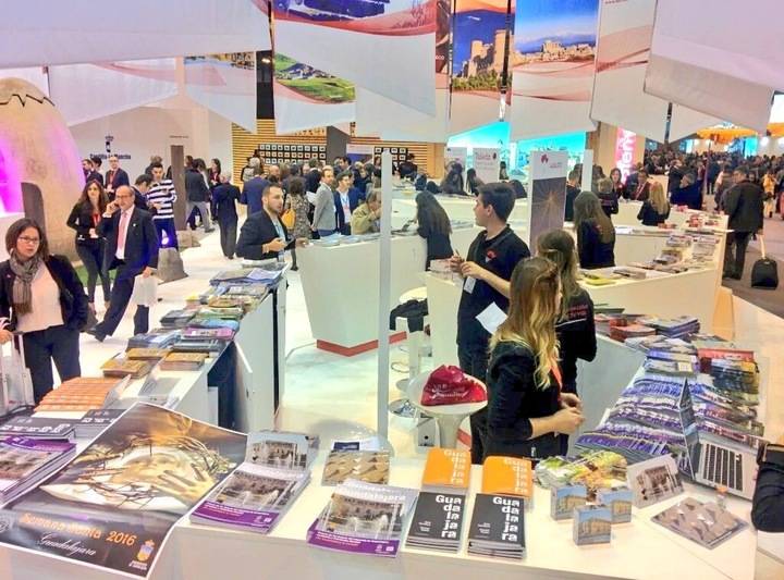 Guadalajara consolida su presencia en FITUR con una gran proyección de la imagen de la ciudad