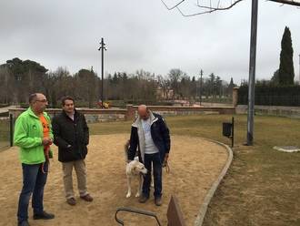 La Concejalía de Medio Ambiente presenta los nuevos puntos de ocio, esparcimiento y socialización para perros