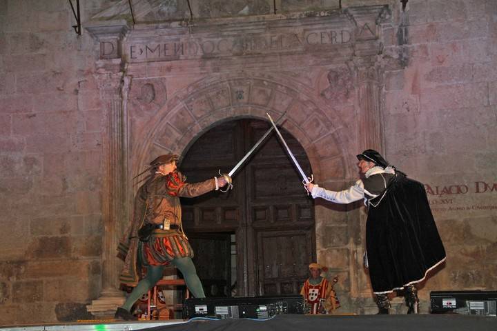 Pastrana le da protagonismo al teatro en el Carnaval