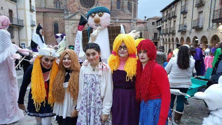 'Arañas', 'Gigantes de San Roque' y 'Mundo de fantasía y luz', mejores disfraces del carnaval seguntino