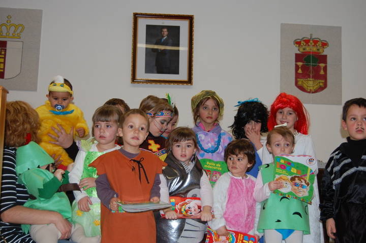 Pareja empieza su carnaval con el 'Jueves Lardero'