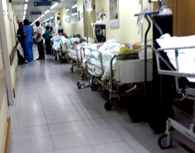 Podemos denuncia el 'colapso, caos y situación vergonzosa y tercermundista en el Hospital de Toledo con niños aparcados durante horas'