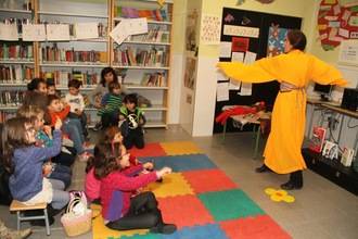La Biblioteca de Quer llenó de cultura el ocio infantil navideño