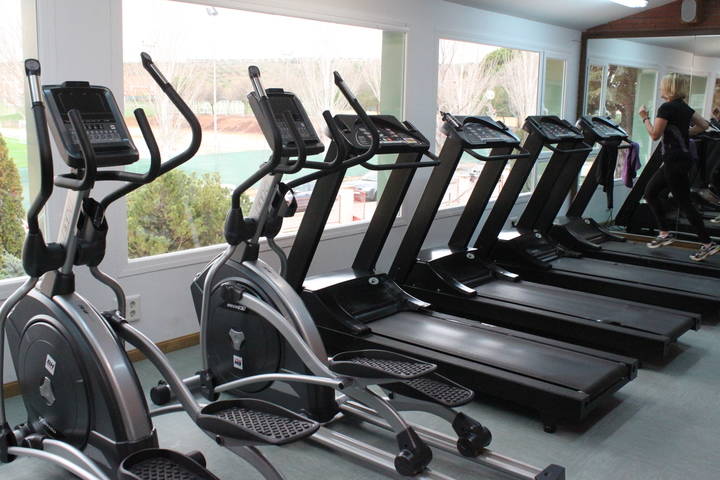 El Polideportivo de Cabanillas estrena nuevas máquinas, material de pesas y fitness