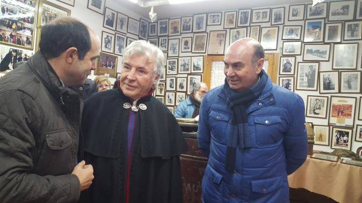 Latre reafirma el compromiso de la Diputación para conservar tradiciones como Su Peso en Miel