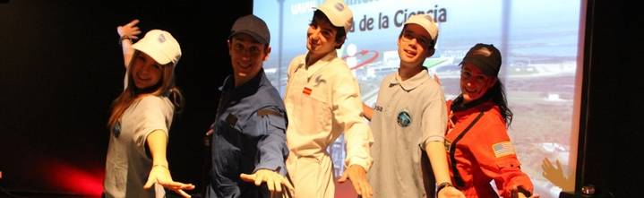 La comandante Lili invita a los niños de Valdeluz y Yebes a vivir una aventura inolvidable por el espacio