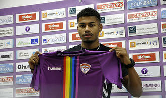 El Dépor intenta paliar la sangría de bajas presentando a Miki