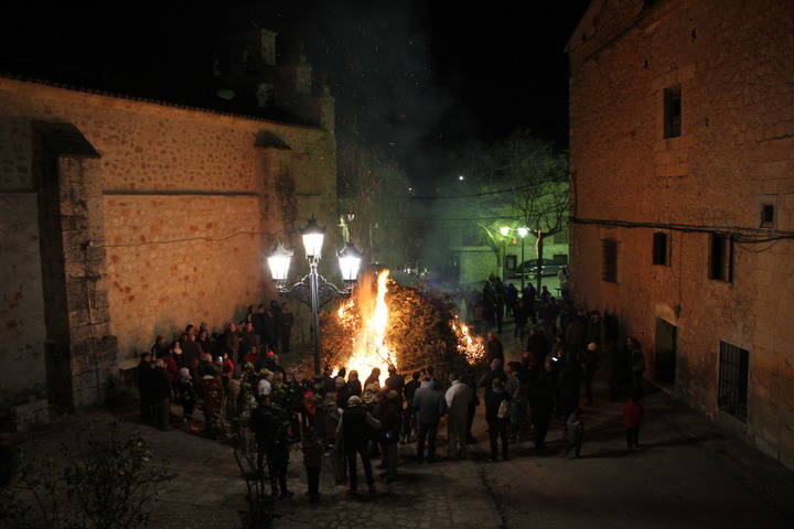 Escariche celebra su fiesta patronal de San Antón