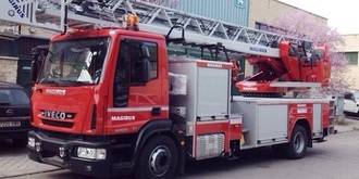 Aparatoso incendio de una nave con pacas de paja en Romancos