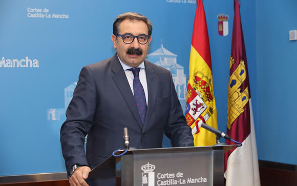 El PP no deja de pedir el cese de Jesús Fernández como consejero de Sanidad